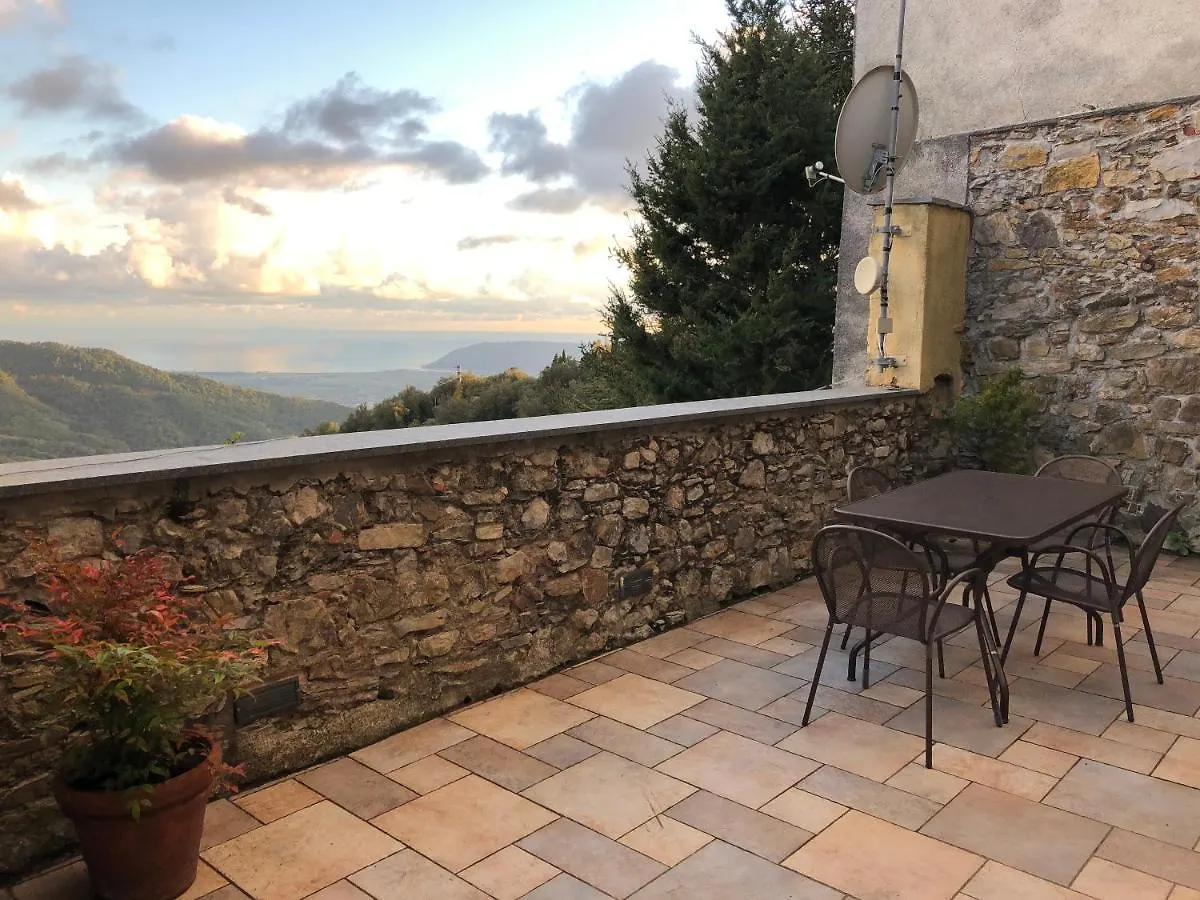 Appartamento Papiriana la casa del borgo_ breathtaking sea wiew Fosdinovo